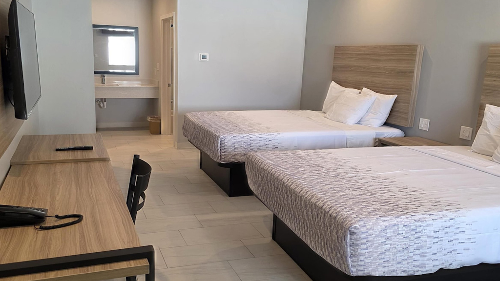 Double bed room second view